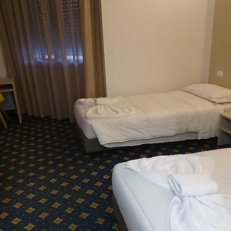 Hotel Azzano Decimo Ξενοδοχείο Azzano Decimo