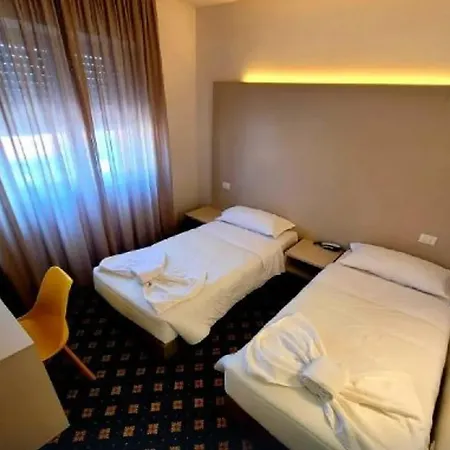 Hotel Azzano Decimo 3*