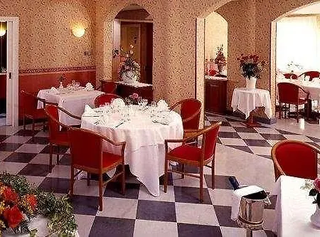 Hotel Azzano Decimo ホテル 3*