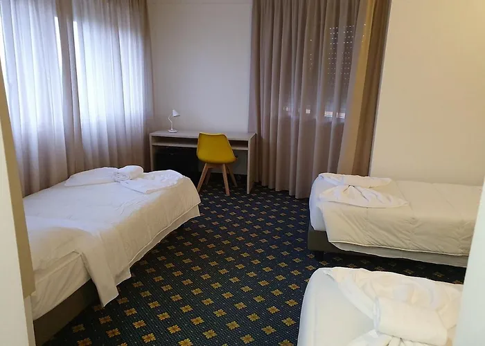 Hotel Azzano Decimo 3*